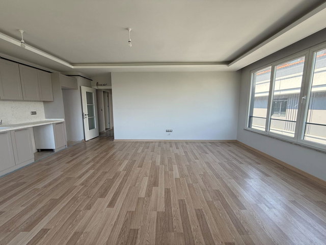 RE/MAX KONSEPT'TEN VALİDEBAĞ KORUSUNA CEPHE 4+2 DUBLEKS