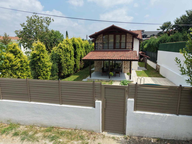KIRKPINAR’DA 468 M2 ARSA İÇİNDE SATILIK MÜSTAKİL YÜZME HAVUZLU VİLLA….