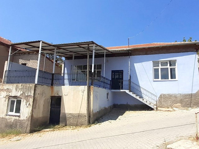 REMAX TOROS'TAN NİĞDE ULUKIŞLA BEYAĞIL KÖYÜ’NDE SATILIK MÜSTAKİL EV