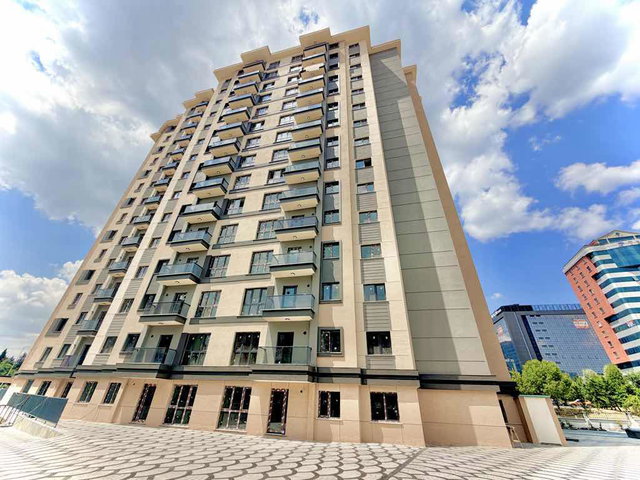 RE/MAX EKSPRESTEN TRIOS GÜNEŞLİDE SATILIK 2+1 DAİRE