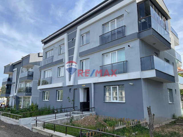 İNCEK'TE ÜNİVERSİTE VE OKULLARA YAKIN 1+1 OTURUMA HAZIR DAİRE