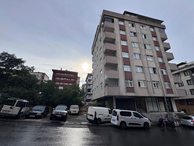 MALTEPE FINDIKLI BAŞIBÜYÜK YOLU CADDESINDE  İSKANLI 3+1 SATILIK DAİRE