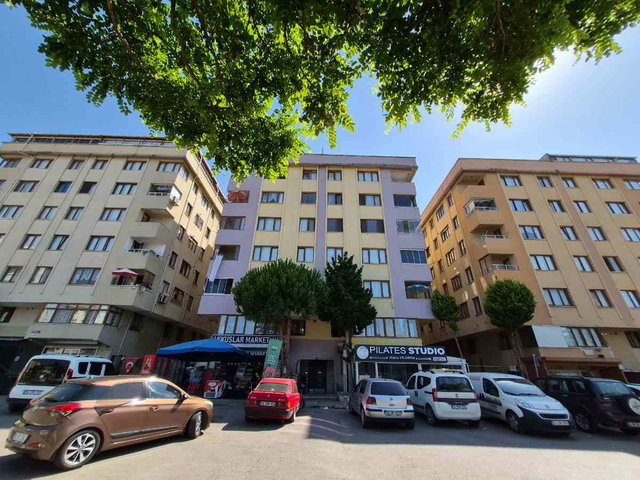 KARTAL AKYILMAZLAR SITESINDE GENIŞ BOŞ 3+1 KIRALIK DAIRE