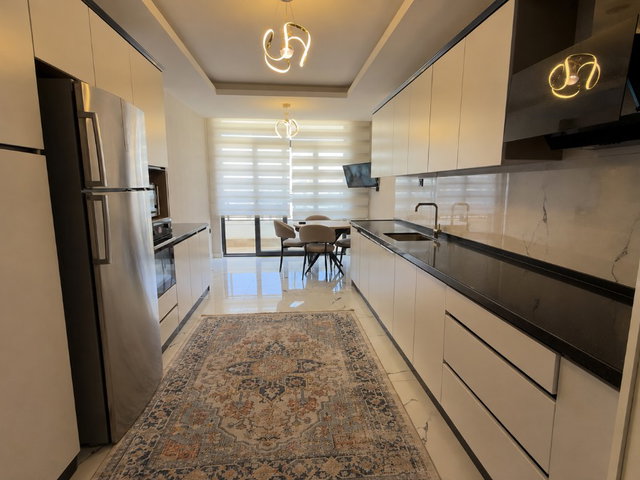 200 M² NET | 5.5+1 | ÖN CEPHE | GENİŞ VE FERAH | OTOPARKLI