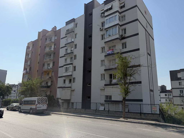 REMAX GALAKSİ’DEN ÇİĞLİ YAKAKENT KOOP ‘TA ARAKAT 3+1 TADİLATLI DAİRE