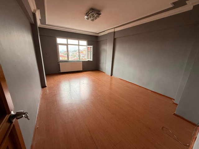 ÇENGELKÖY GÜZELTEPE MAH. 'DE GENİŞ KİRALIK 3+1 DAİRE