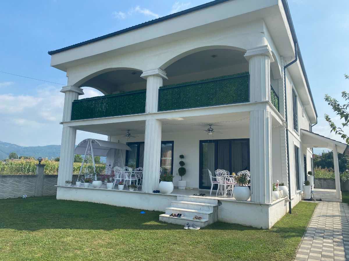 REMAX MAVİDEN 500 M² ARSA İÇİNDE AYRI TAPULU 2 KATLI LÜX VİLLA