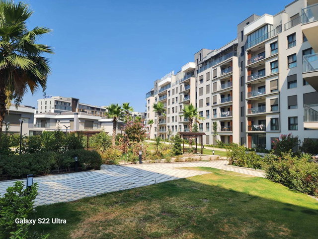 ÇİĞLİ GREEN PARK SİTESİ’NDE HAVUZLU SİTEDE PRESTİJLİ 1+1 KİRALIK