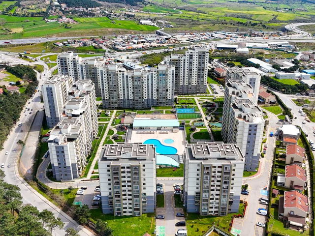 ÇEKMEKÖY NIŞANTEPE'DE GENİŞ TERASLI SATILIK 4+1 LÜKS DAIRE