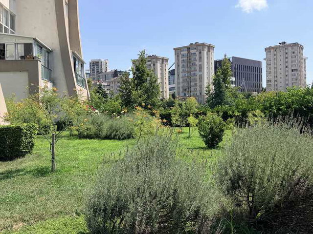 ATAŞEHİR’DE 25. KAT DOĞU CEPHE 3+1 EŞYALI KİRALIK DAİRE | BALKONLU, MERKEZİ ISITMA