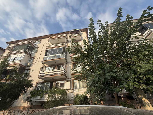 MİTHATPAŞA’DA CADDE ÜZERİNDE 3+1 SATILIK DAİRE