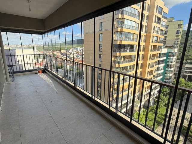 SANCAKTEPE’DE SİTE İÇİNDE 3+1 | 168 M² BRÜT | 2 BANYO | BALKON | BOŞ & EŞYASIZ