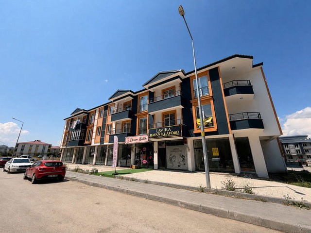 REMAX ARTIS'DEN DADAŞKENT'TE FUL EŞYALI SATILIK 2+0 DAIRE
