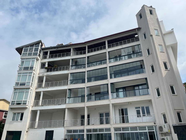 GİRESUN ÇERKEZ PLAJI YANINDA DENİZE SIFIR, ADA ŞEHİR VE GİRESUN KALESİ MANZARALI 3+1 DAİRE
