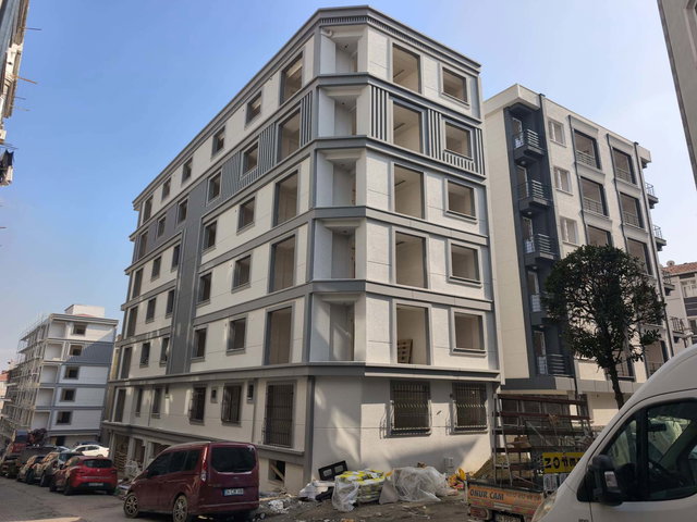 YENİBOSNA ZAFERDE SIFIR 2,5+1 YENİ BİNADA FIRSAT DAİRE