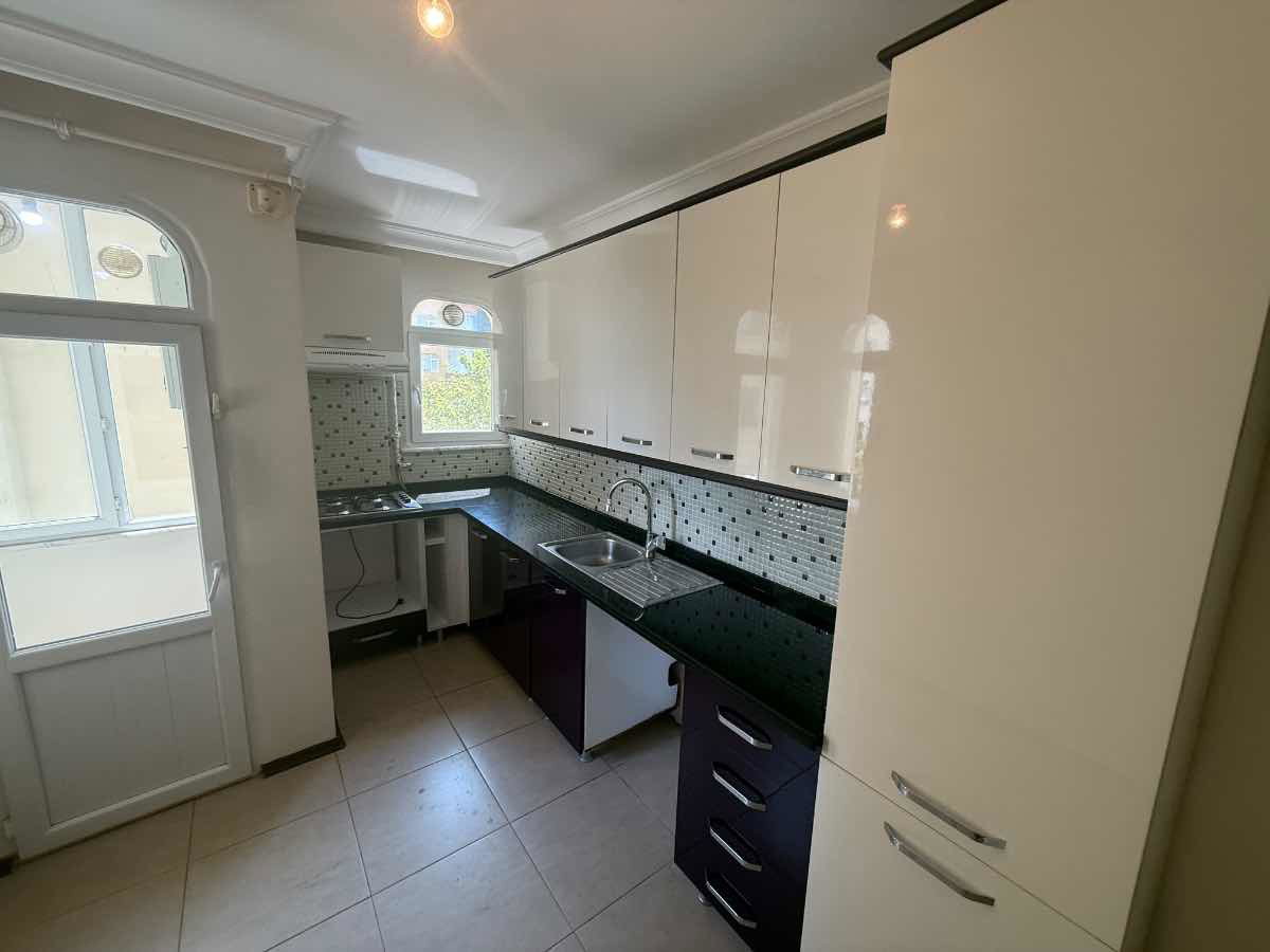 TARABYA'DA NEZİH KONUMDA KAT İRTİFAKLI 3+1 ARAKAT SATILIK DAİRE