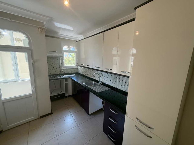 TARABYA'DA NEZİH KONUMDA KAT İRTİFAKLI 3+1 ARAKAT SATILIK DAİRE