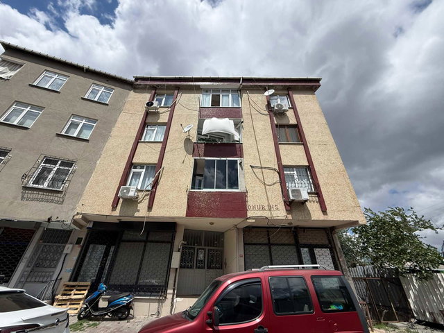 REMAX'TAN MAHMUTBEY'DE SATILIK 2+1 KREDIYE UYGUN DAIRE