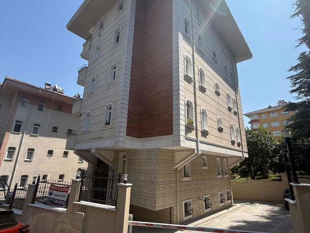 TARABYA'DA NEZİH KONUMDA 2+1 SATILIK DAİRE