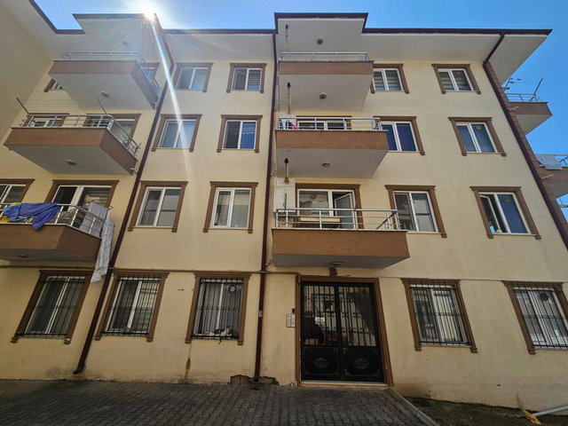 REMAX/MAVİDEN SERDİVAN NİŞANCI SOKAK DA EŞYALI KİRALIK 2+1 DAİRE