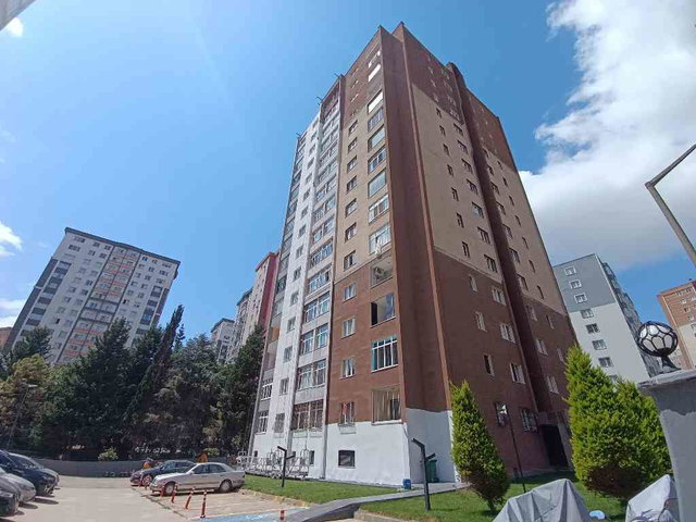 BEYLİKDÜZÜ’NDE 3+1 | 130 M² BRÜT | 3. KAT | BALKONLU | KREDİYE UYGUN