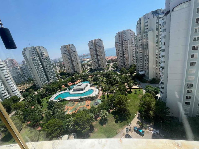 MAVİŞEHİR ALBATROS’TA DENİZ VE HAVUZ MANZARALI 3+1 KİRALIK DAİRE