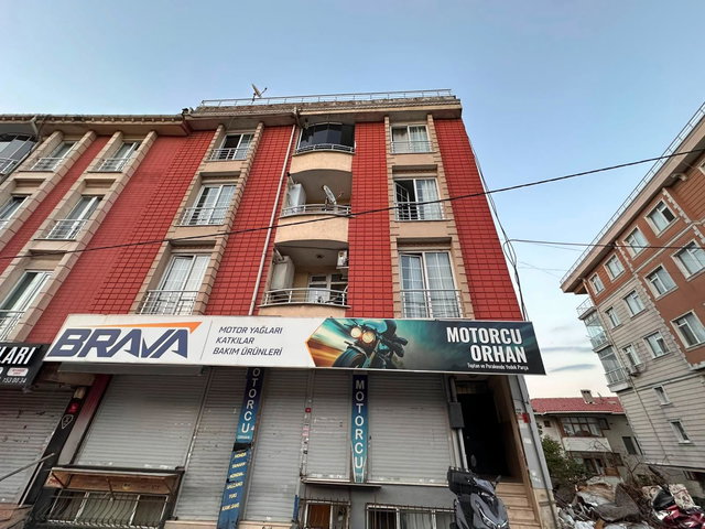 BEYLİKDÜZÜ YAKUPLU SATILIK 3+2 ÇİFT GİRİŞLİ TEMİZ DUBLEKS DAİRE