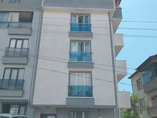 ÇAYIROVA ATATÜRK MAH KIRALIK  2+1 DAİRE