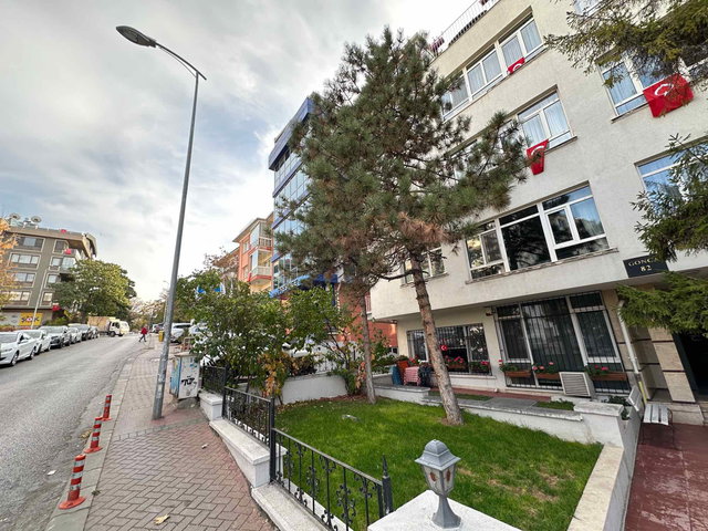 ÇANKAYA JOHN F KENNEDY CADDESINDE OTOPARKLI 3+1 ARA KAT YAPILI DAIRE