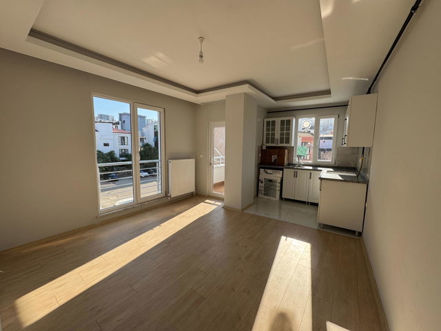 DENİZEVLERİ TRAMVAY DURAĞINA ÇOK YAKIN KİRALIK SIFIR 1+1 DAİRE