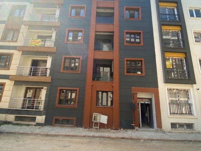 MURADİYE 23 NİSAN PARKI YANINDA / SIFIR LUX 2+1 ARA KAT / YERDEN ISITMALI