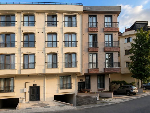 SANCAKTEPE'DE YENİ BİNADA METROYA 5 DK OTOPARKLI 2+1