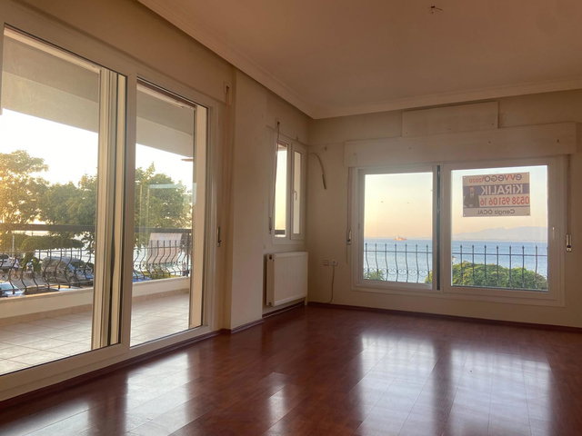 DIKILI GAZIPAŞA MAH.3+1 95 M2 KIRALIK YALI DAIRESI