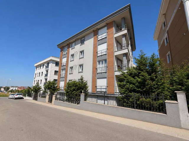 BÜYÜKÇEKMECE’DE 3+1 | 140 M² BRÜT | 2 BANYO | BALKONLU | BOŞ VE HEMEN TESLİM