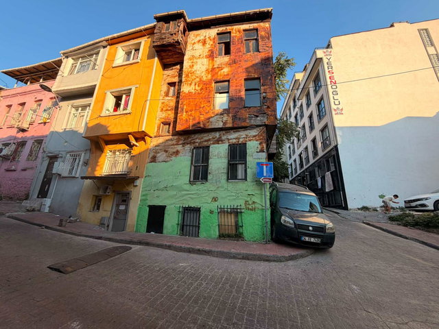 BEYOĞLU'NDA FIRSAT! 3 KATLI MÜSTAKİL SATILIK BİNA YATIRIMLIK