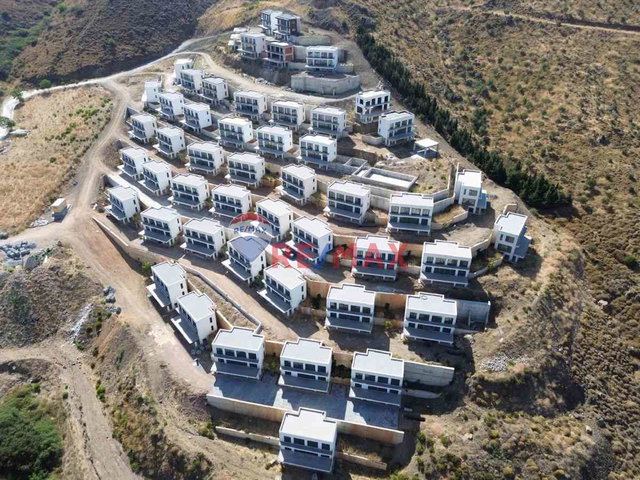 GÜZELBAHÇE KAHRAMANDEREDE DENİZ MANZARALI 5+1 VİLLA