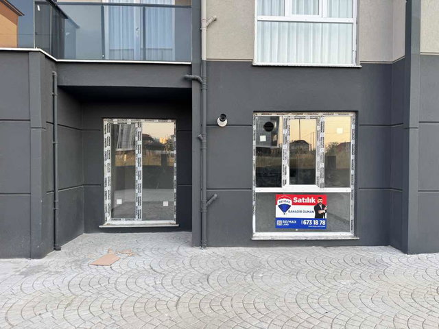 HATİP'TE HAVUZLU SİTEDE SATILIK 1+1 DAİRE