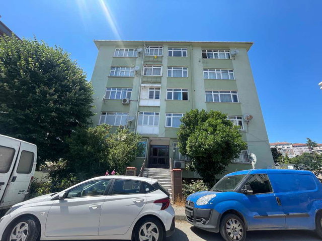 MERTER NADİDE CADDESİ GÜNAY SOKAK'DA SATILIK 2+1 DAİRE