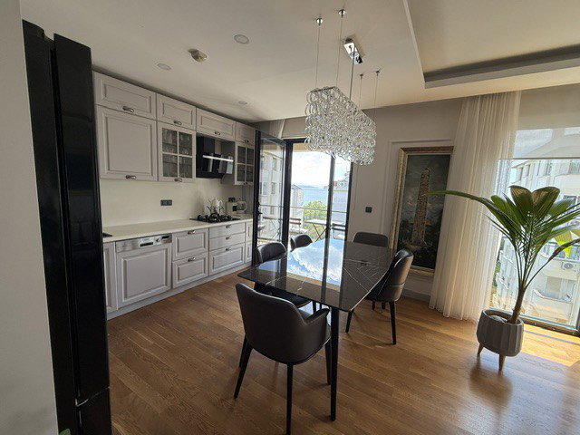 CADDEBOSTAN  KISMİ  DENİZ MANZARALI MUHTEŞEM 110M2 NET SATILIK 3+1 DAİRE