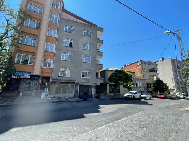 ÜMRANİYE YENİŞEHİRDE ANA YOLA YAKIN 2+1 İÇİ YAPILI SATILIK DAİRE