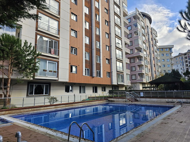 ŞUA ATAŞEHİR KONAKLARI EBEVEYN BANYOLU BALKONLU 160 M2 3+1 DAİRE