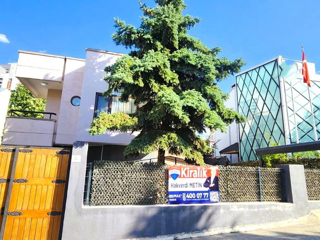 ÇANKAYA İLKBAHAR MAH ELÇİLİKLERE VE HER İŞE UYGUN, SAUNALI, BAHÇELI VE MÜSTAKIL LÜKS 4+1 KİRALIK