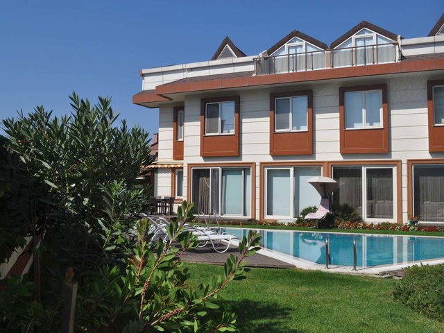 TUZLA MERCAN BÖLGESİNDE 2 AİLEYE UYGUN SATILIK VİLLALAR