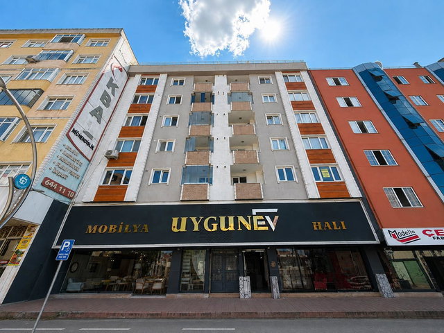 OSMAN YILMAZ MAHALLESİ CADDE ÜZERİ SATILIK 3+1 DAİRE