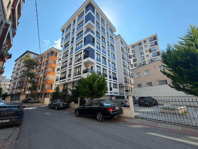 REMAX ASHILL ÜMRANIYE İNKILAP KIRALIK 2+1 DAIRE