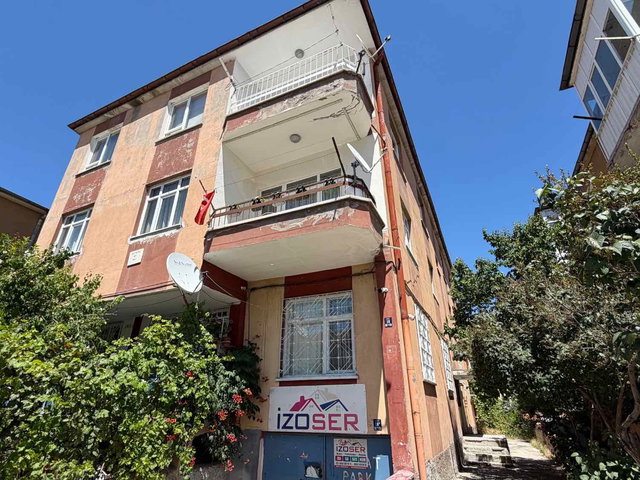 MEVLANA MAHALLESINDE 3+1 DAIRE