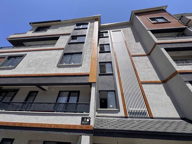 YAZLIK MERKEZÜ KONUMDA 3+1 SİTE İÇİNDE SATILIK DAİRE