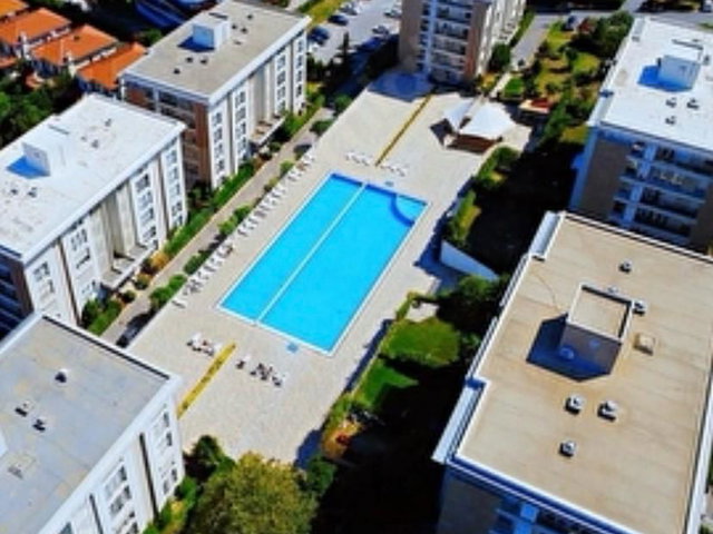 PENDİK ÇAMLIKTA SİTE İÇİ ŞEREFİYELİ HAVUZ MANZARALI KİRALIK 1+1