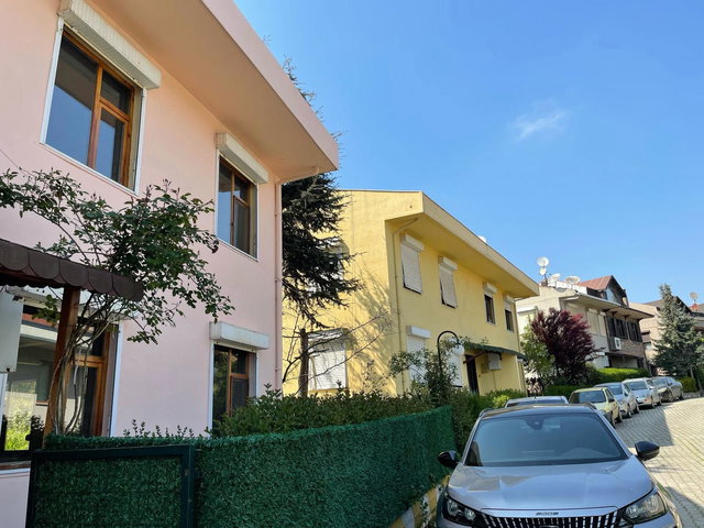 KOCAELİ GEBZE PELİTLİ NİLÜFER EVLERİ SİTE İÇİRİSİNDE 3+1 VİLLA
