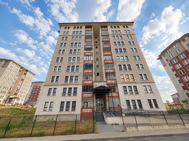 RE/MAX LACİVERT'TEN ABDURRAHMAN GAZİ'DE SATILIK 3+1 DAİRE
